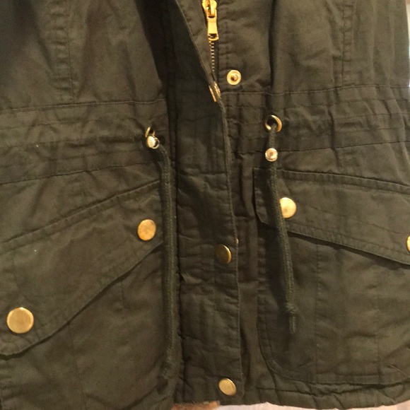 Army green fur lined vest - Picture 3 of 5